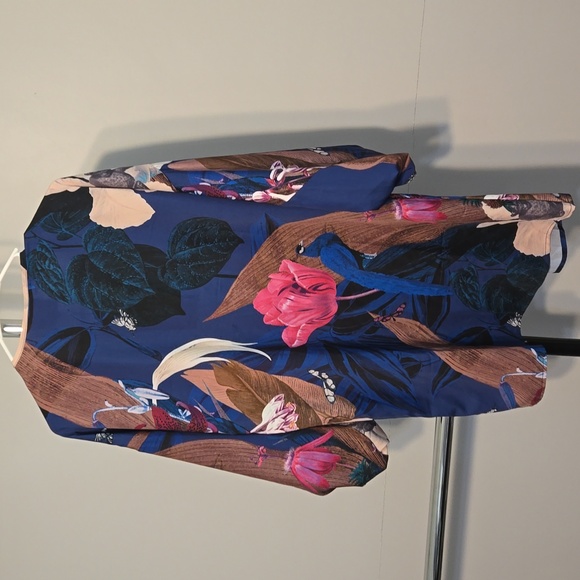 Beautiful Eloise fall floral kimono, new with tags - Picture 5 of 9